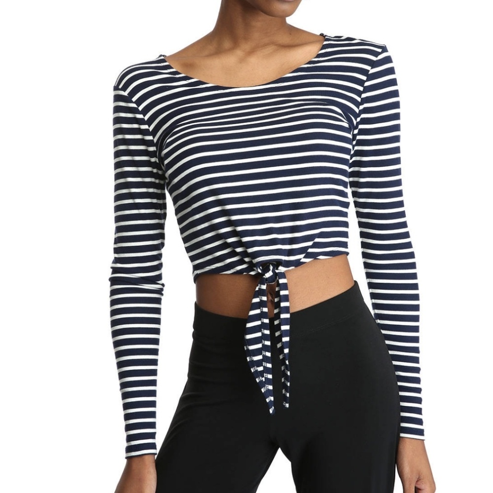 Lovers + Friends front tie top navy & white xs